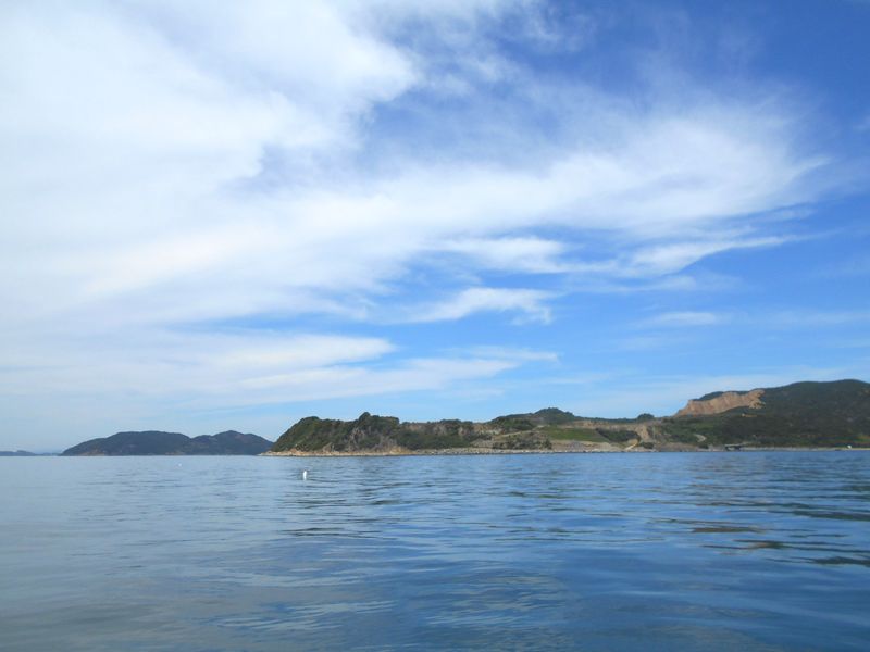 男鹿島を眺め、波静かな釣り場は、お気に入りです
