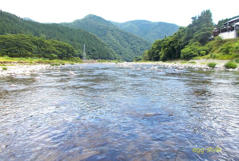 海の喧騒とは大違い 川の音と鳥の鳴き声に包まれる