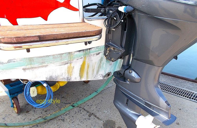 船尾のドレンプラグを開いて水が出なければクリア